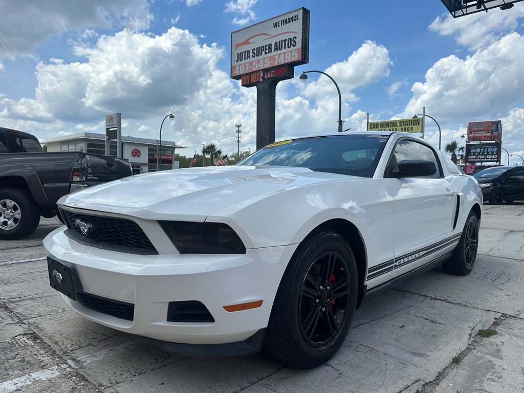 2011 Ford Mustang V6's photo