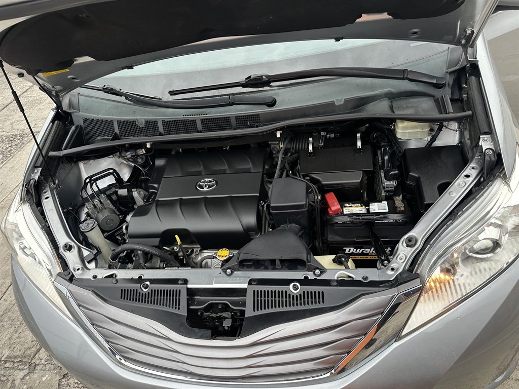 2016 Toyota Sienna XLE Premium - Photo 23