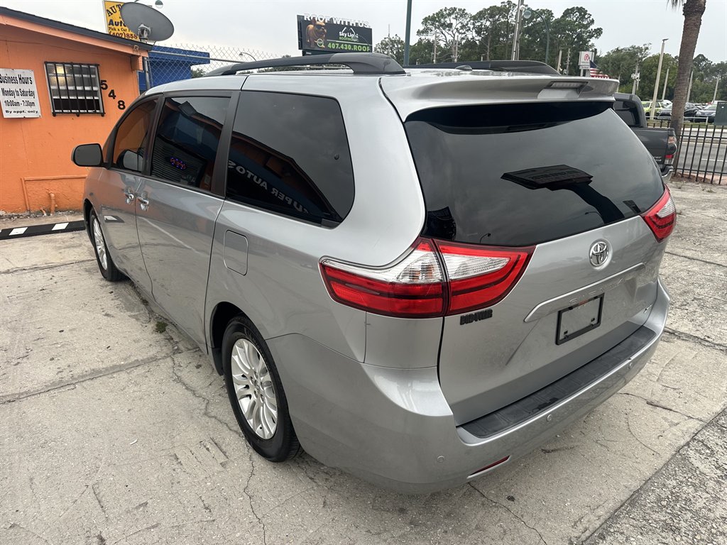 2016 Toyota Sienna XLE Premium - Photo 8