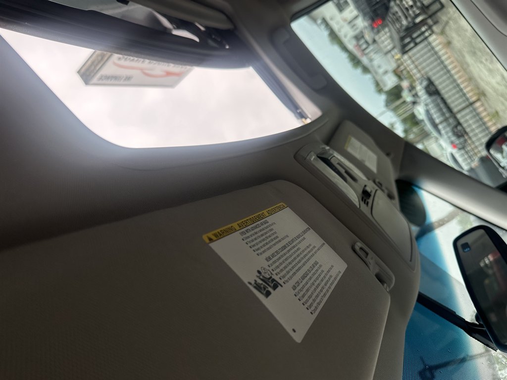 2016 Toyota Sienna XLE Premium - Photo 18