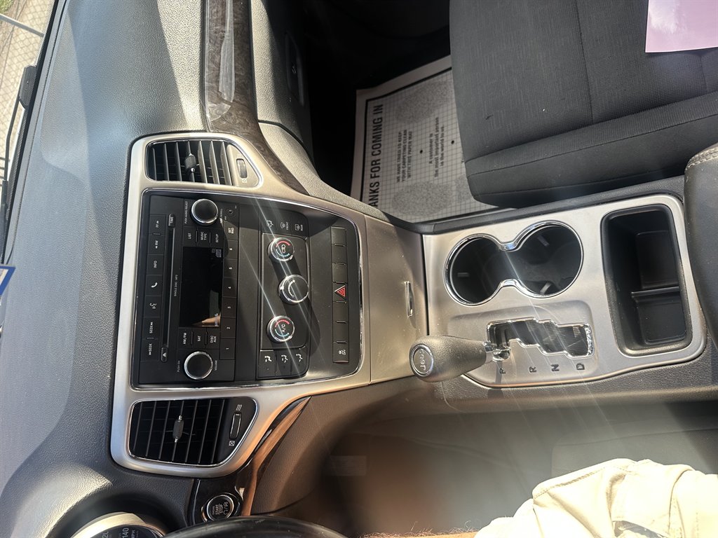 2011 Jeep Grand Cherokee Laredo - Photo 15