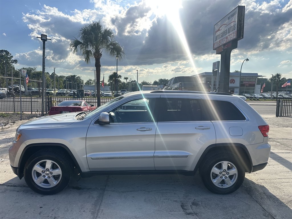2011 Jeep Grand Cherokee Laredo - Photo 9