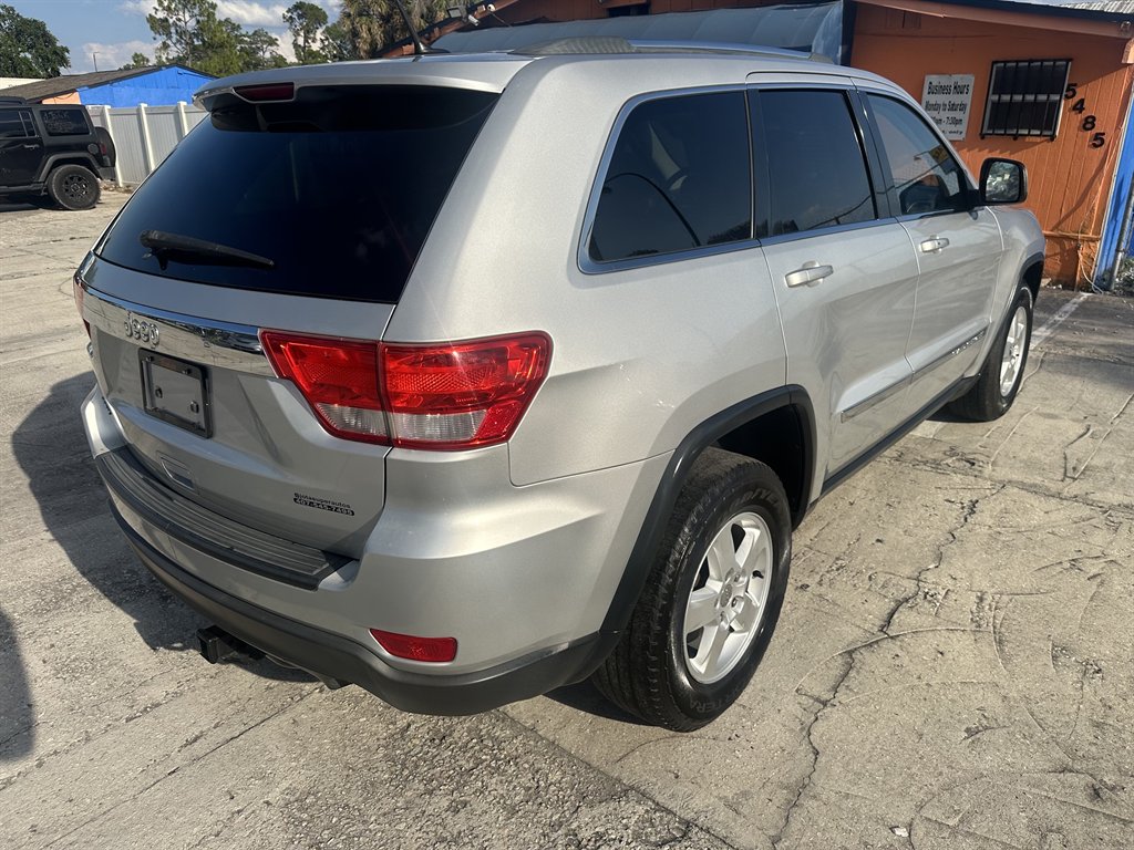 2011 Jeep Grand Cherokee Laredo - Photo 6