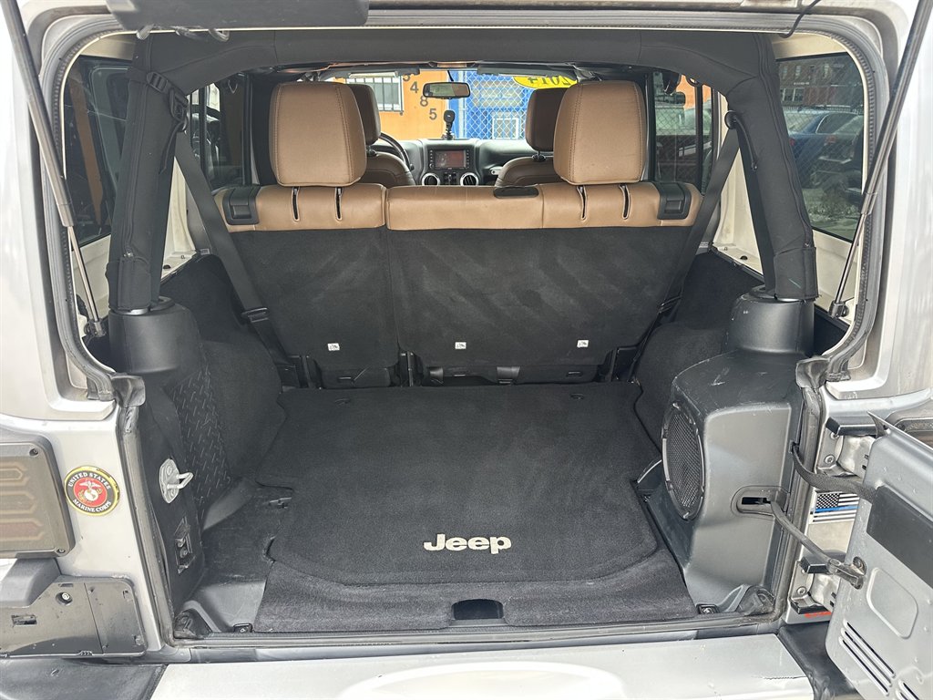 2014 Jeep Wrangler Unlimited Sahara - Photo 16